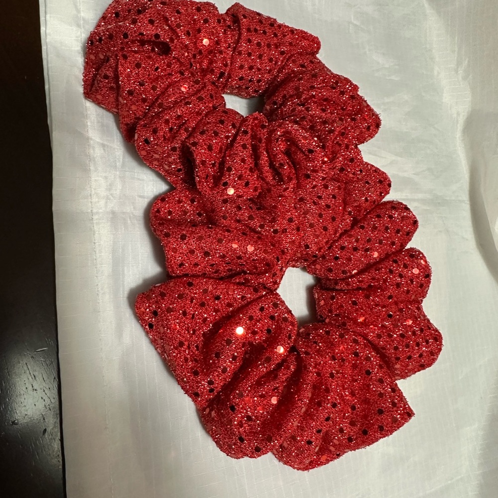 Scrunchie - Picture 3 of 10